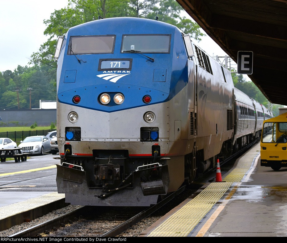 Northeast Regional Train 67 arrives at RVR